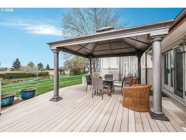 $1,250,000 | 710 North Molalla Avenue, Molalla, OR 97038