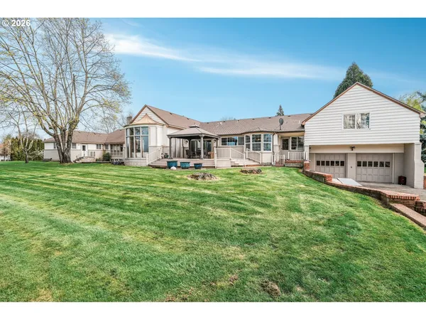 $1,250,000 | 710 North Molalla Avenue, Molalla, OR 97038