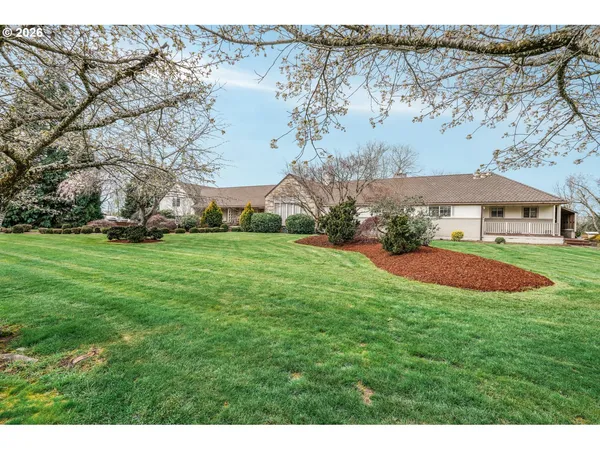 $1,250,000 | 710 North Molalla Avenue, Molalla, OR 97038