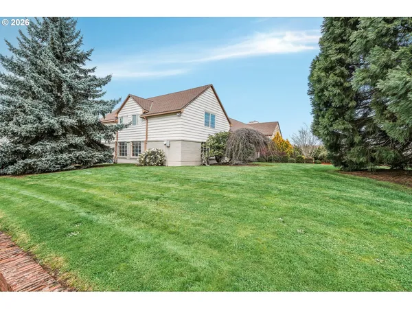 $1,250,000 | 710 North Molalla Avenue, Molalla, OR 97038