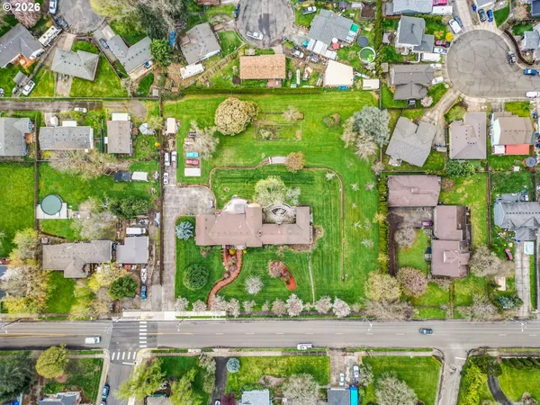 $1,250,000 | 710 North Molalla Avenue, Molalla, OR 97038