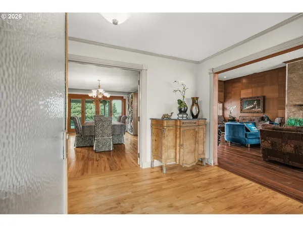 $1,250,000 | 710 North Molalla Avenue, Molalla, OR 97038