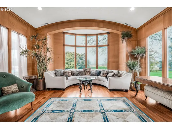 $1,250,000 | 710 North Molalla Avenue, Molalla, OR 97038