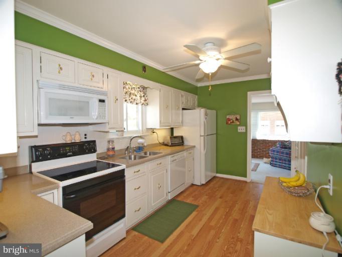 2720 Old Briggs Chaney Road Silver Spring, MD 20905 - Photo 11 of 25 Kitchen