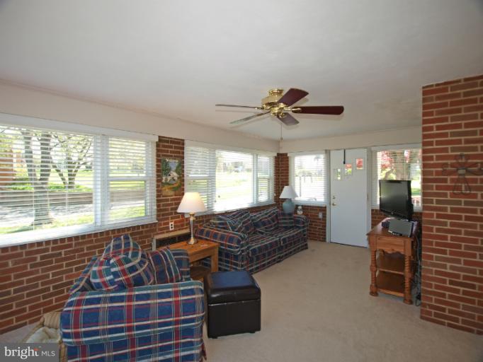 2720 Old Briggs Chaney Road Silver Spring, MD 20905 - Photo 10 of 25 Sun Room