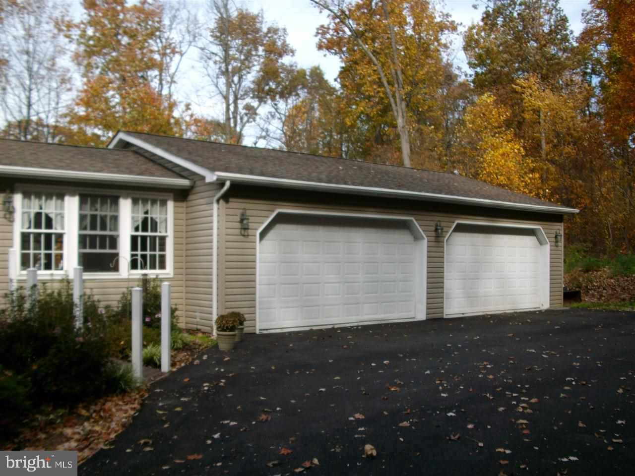 1523 Marburg Road Spring Grove, PA 17362 - Photo 3 of 36