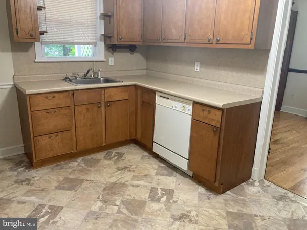 $2,500 | 23825 Ridge Road, Germantown, MD 20876