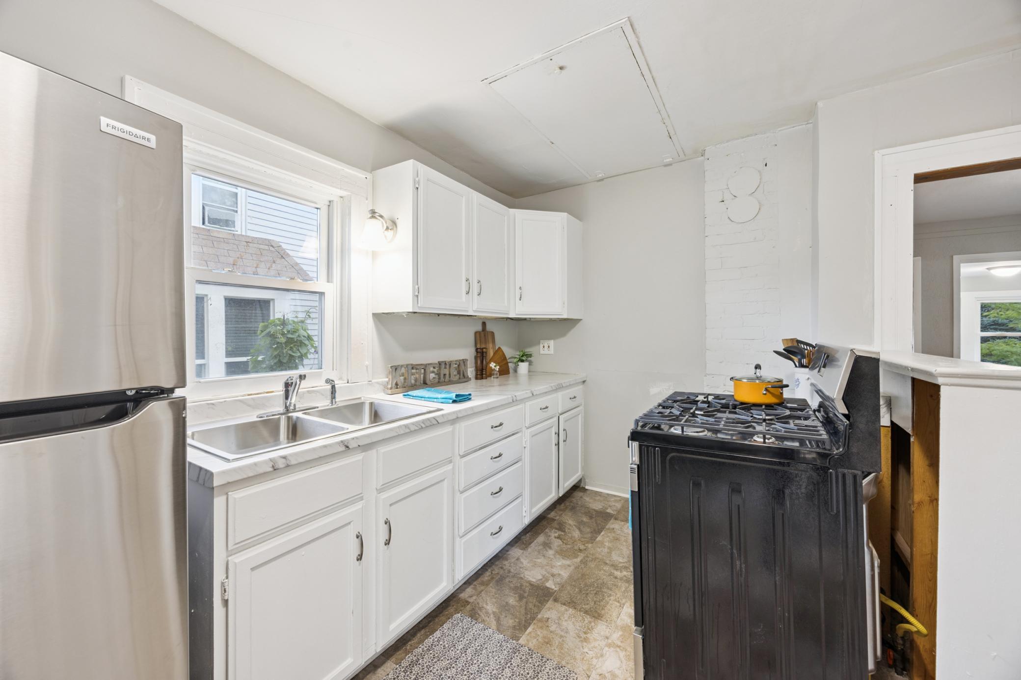 1131 Marion Street St. Paul, MN 55117 - Photo 11 of 21