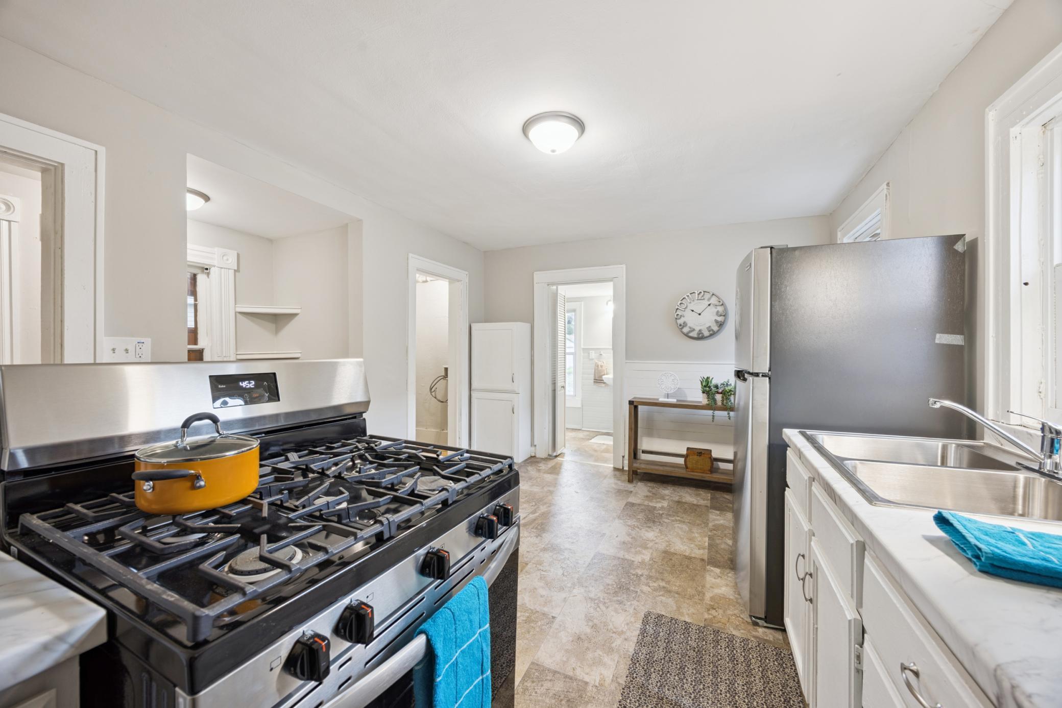 1131 Marion Street St. Paul, MN 55117 - Photo 12 of 21