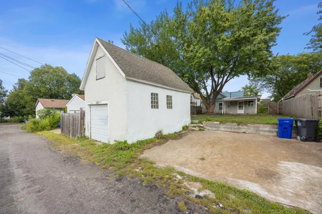 $184,900 | 1131 Marion Street, St. Paul, MN 55117