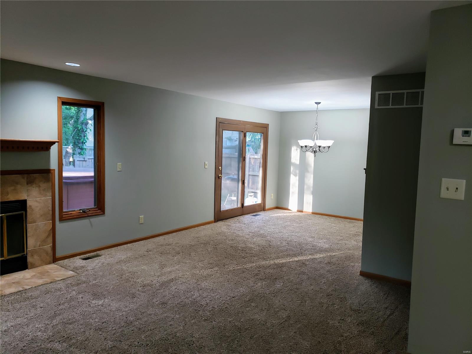 445 Blue Bird Lane Troy, IL 62294 - Photo 3 of 31
