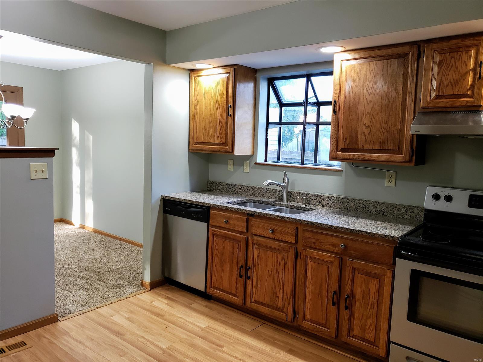 445 Blue Bird Lane Troy, IL 62294 - Photo 7 of 31