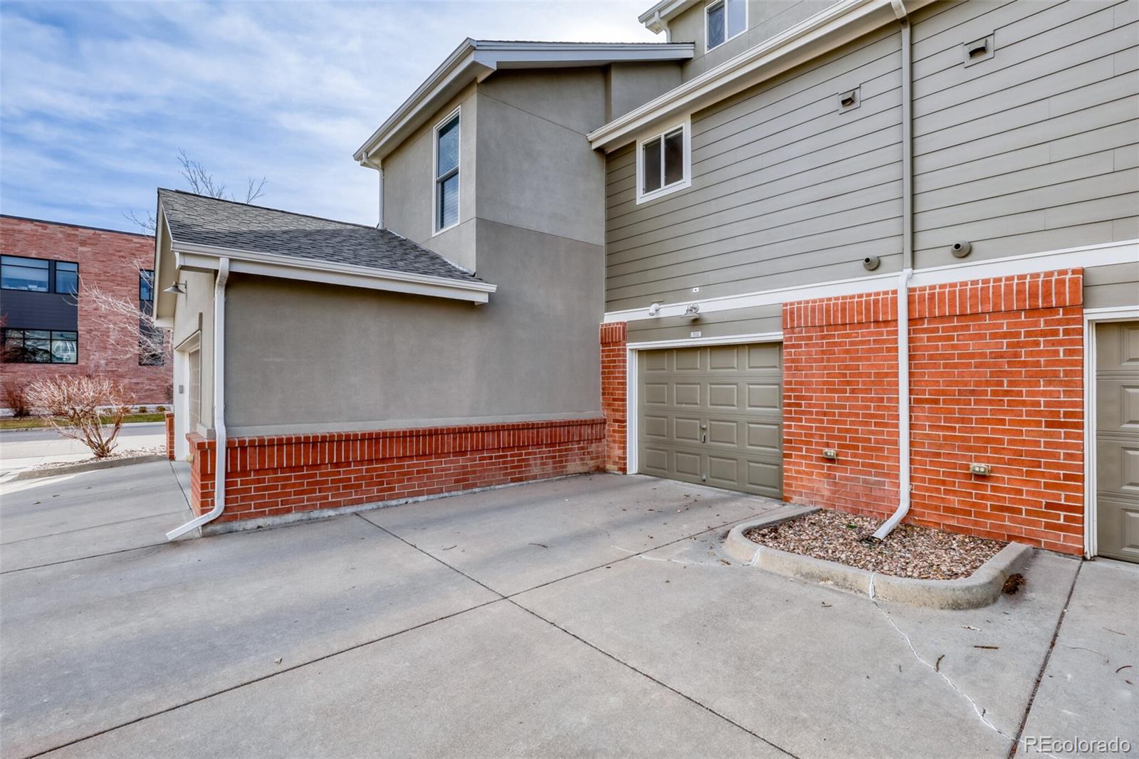 85 Uinta Way, Unit 702 Denver, CO 80230 - Photo 28 of 28 a backyard of a house