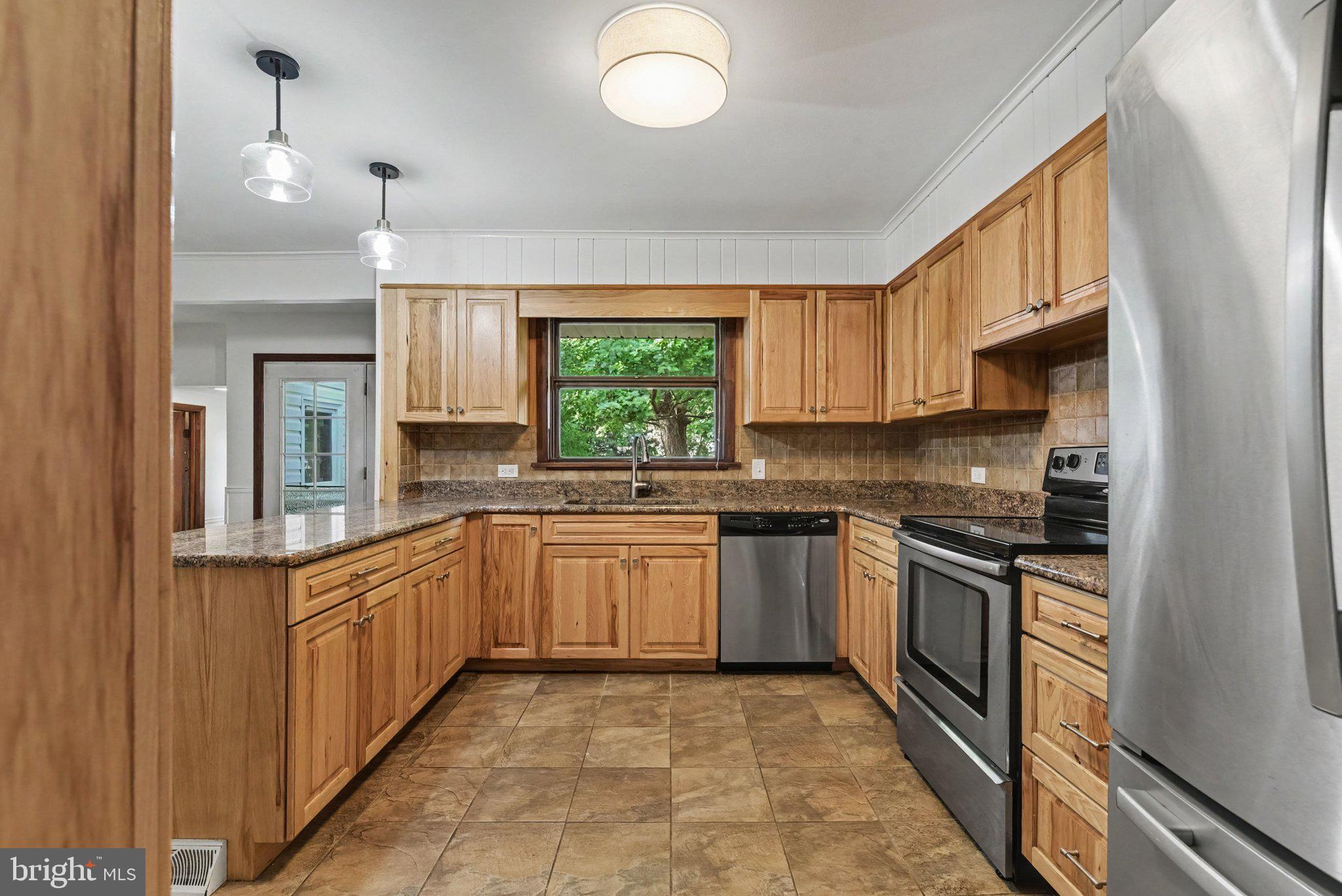 604 Hillcrest Road Hershey, PA 17033 - Photo 7 of 30 Gallery Image 7