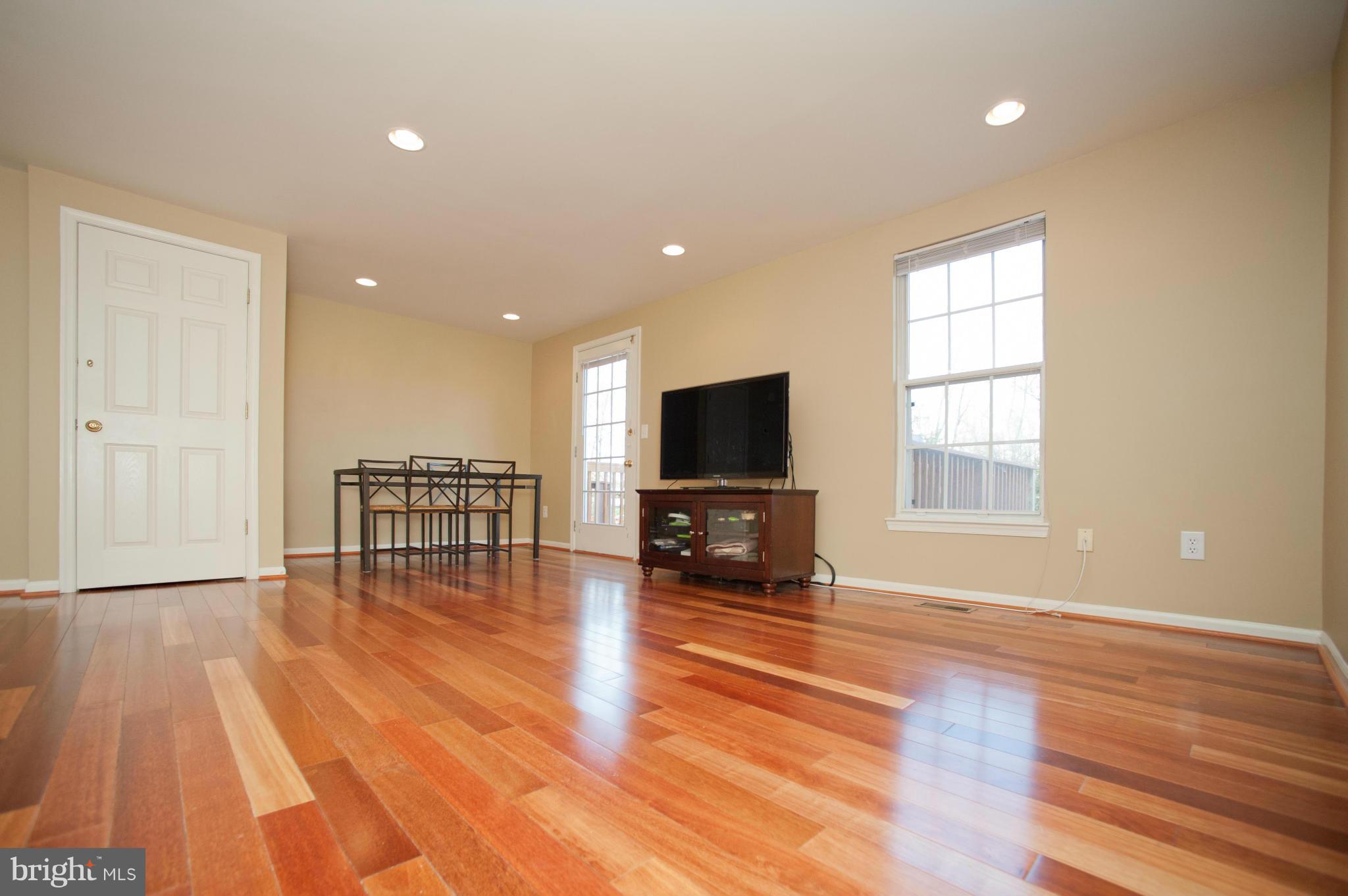 45326 Gable Square Sterling, VA 20164 - Photo 4 of 17 Family Room