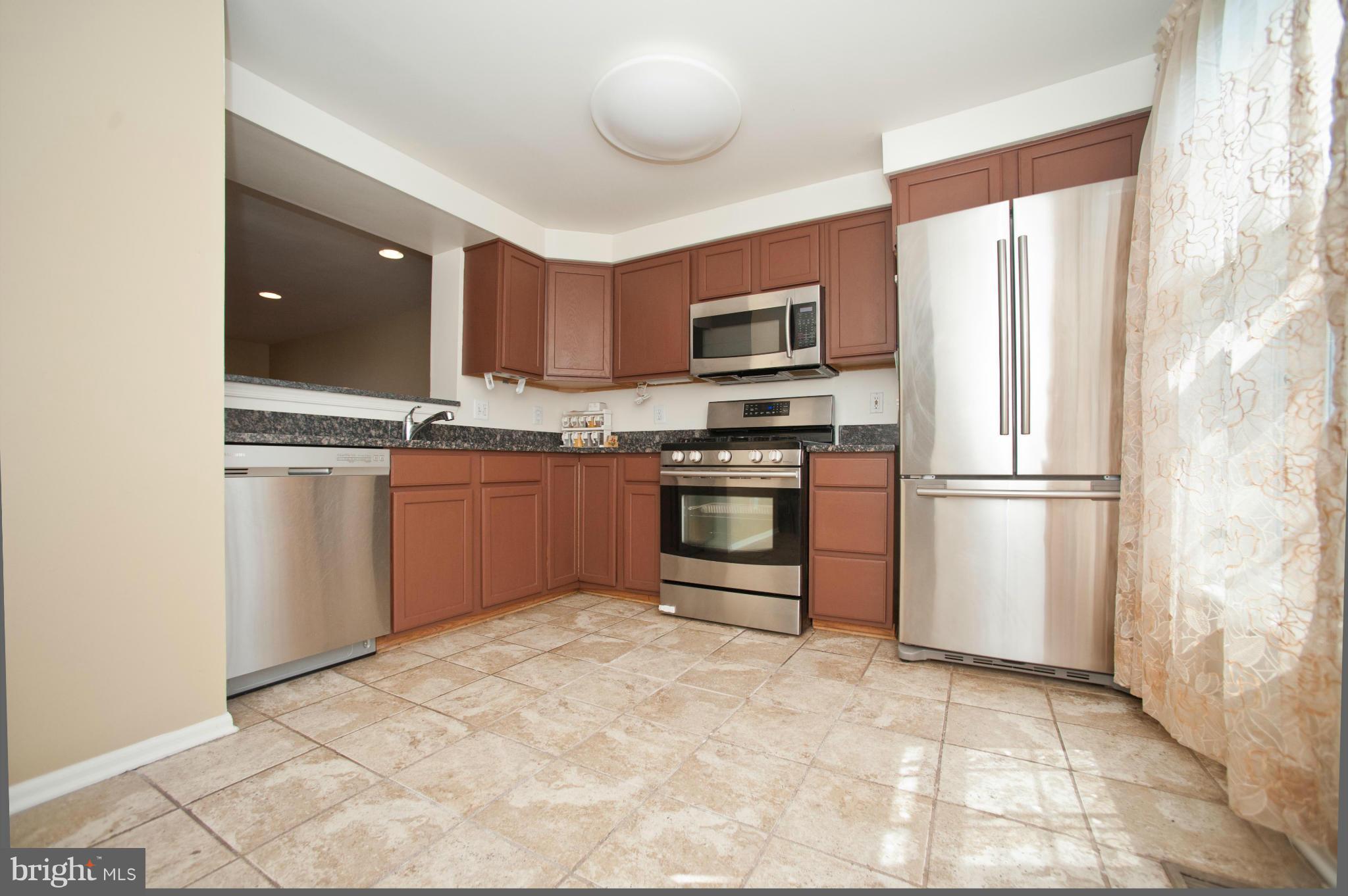 45326 Gable Square Sterling, VA 20164 - Photo 6 of 17 Kitchen