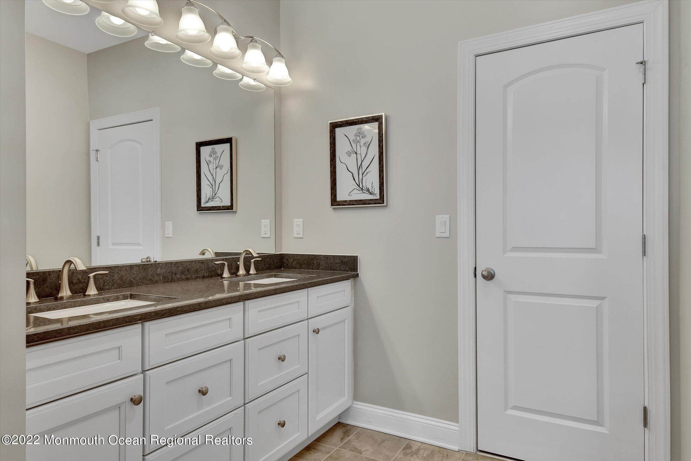 38 Lawley Drive Middletown, NJ 07738 - Photo 26 of 58 26-Master Bathroom