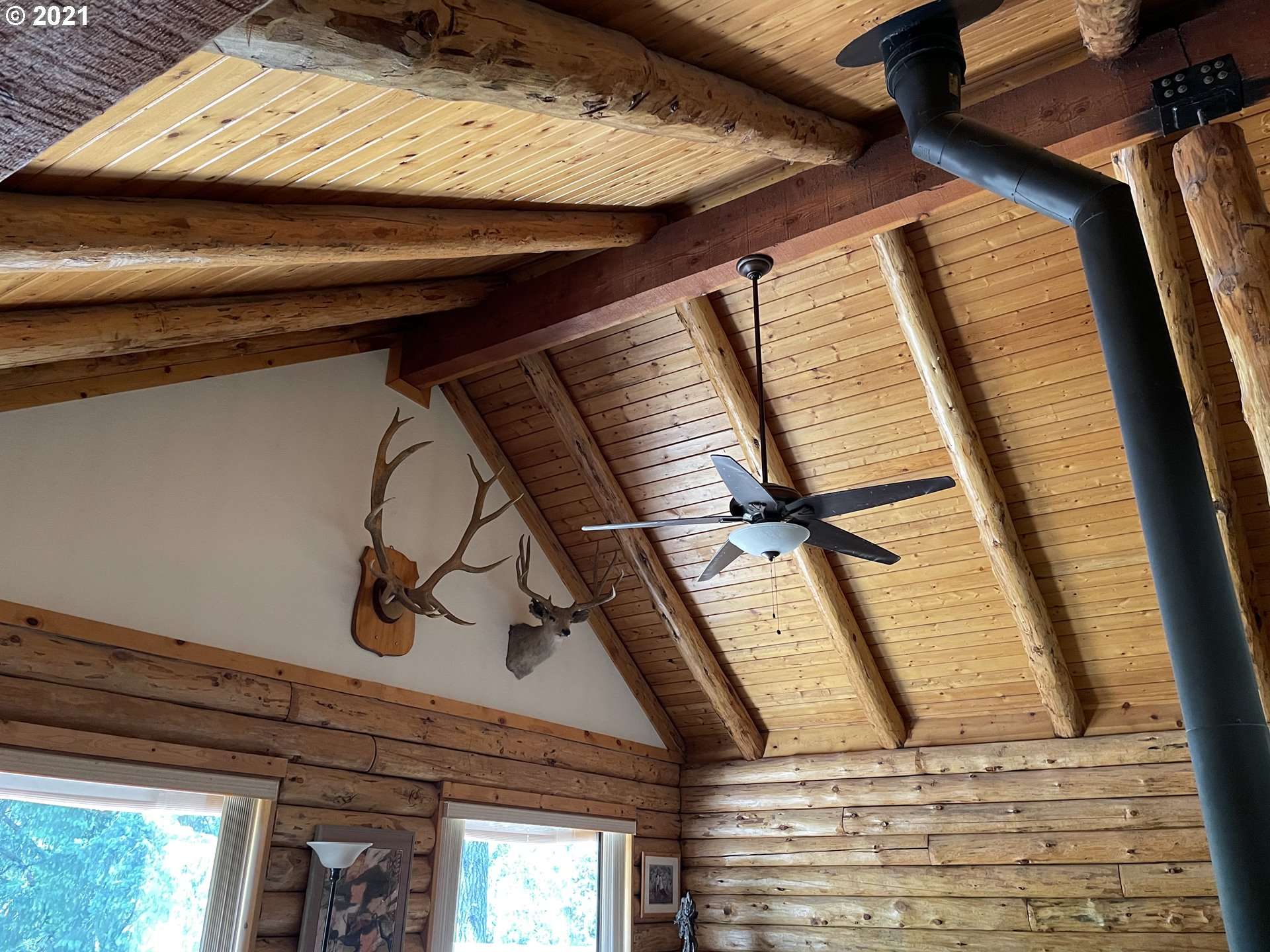 15927 Tyee Road Umpqua, OR 97486 - Photo 5 of 32 Gallery Image 5
