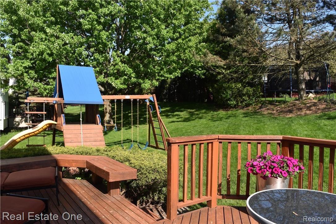 160 Parsons Lane Rochester, MI 48307 - Photo 26 of 32 Backyd3.jpg