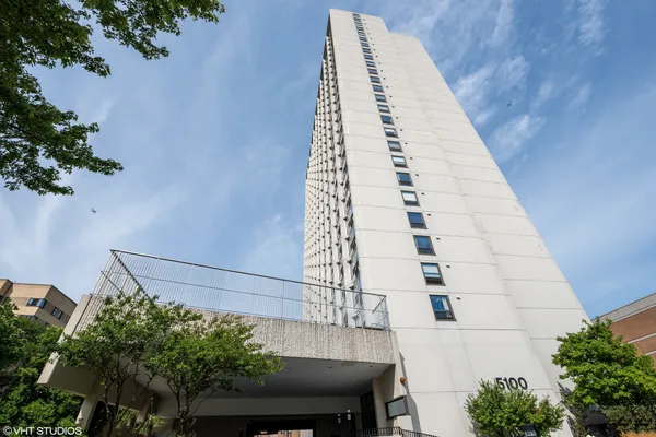 $1,575 | 5100 North Marine Drive, Unit 10C, Chicago, IL 60640