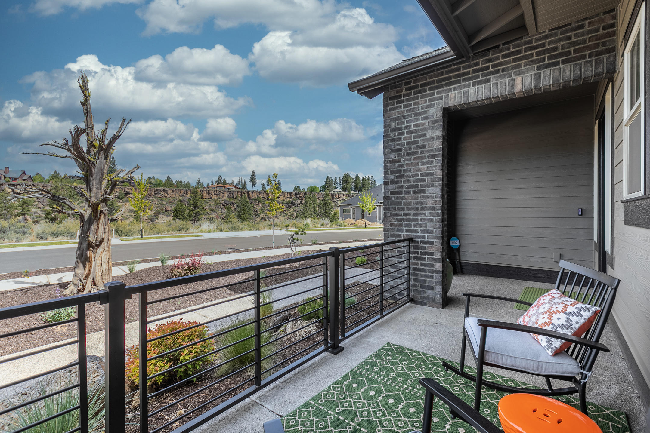 60900 River Rim Drive Bend, OR 97702 - Photo 29 of 32 Front porch