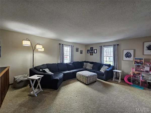 $285,000 | 806 Windy Way, Steeleville, IL 62288