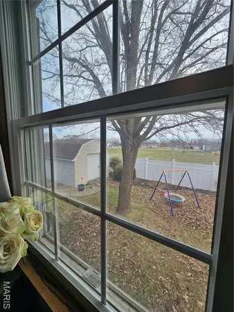 $285,000 | 806 Windy Way, Steeleville, IL 62288