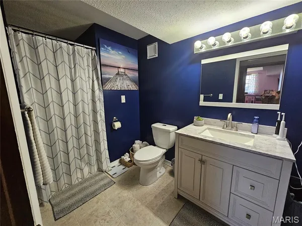 $285,000 | 806 Windy Way, Steeleville, IL 62288