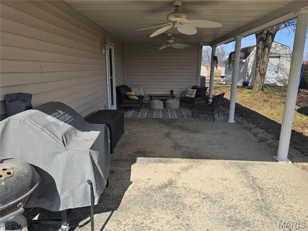 $285,000 | 806 Windy Way, Steeleville, IL 62288