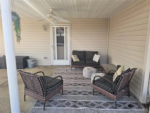 $285,000 | 806 Windy Way, Steeleville, IL 62288