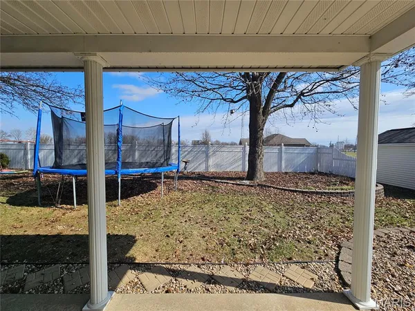 $285,000 | 806 Windy Way, Steeleville, IL 62288