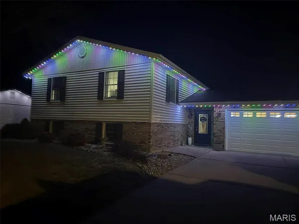 $285,000 | 806 Windy Way, Steeleville, IL 62288