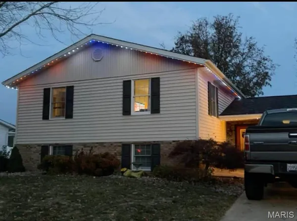 $285,000 | 806 Windy Way, Steeleville, IL 62288