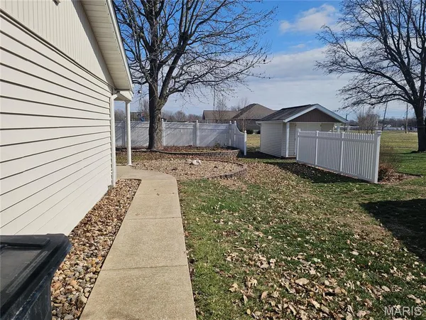 $285,000 | 806 Windy Way, Steeleville, IL 62288