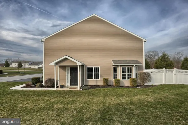 $2,325 | 150 Merlin Drive, Hummelstown, PA 17036
