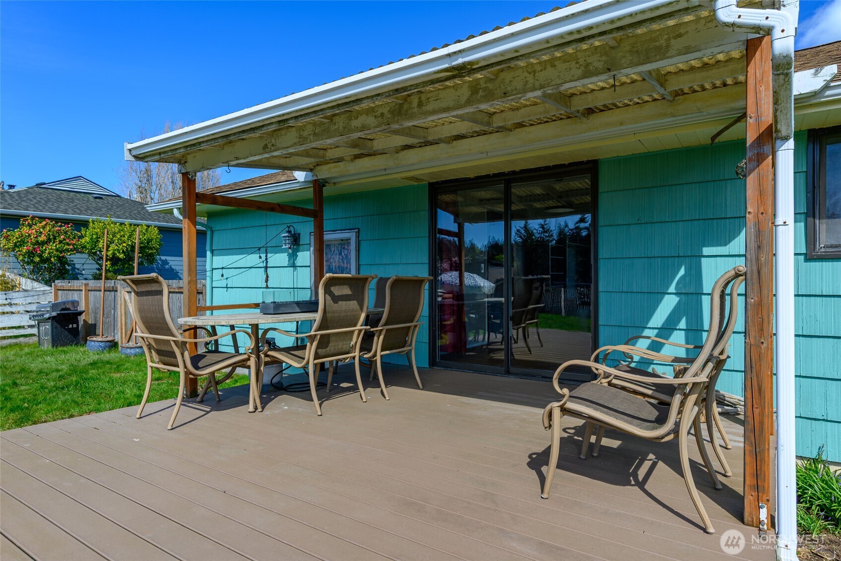 1805 37th Street Anacortes, WA 98221 - Photo 34 of 40 a couple of chairs in front of door