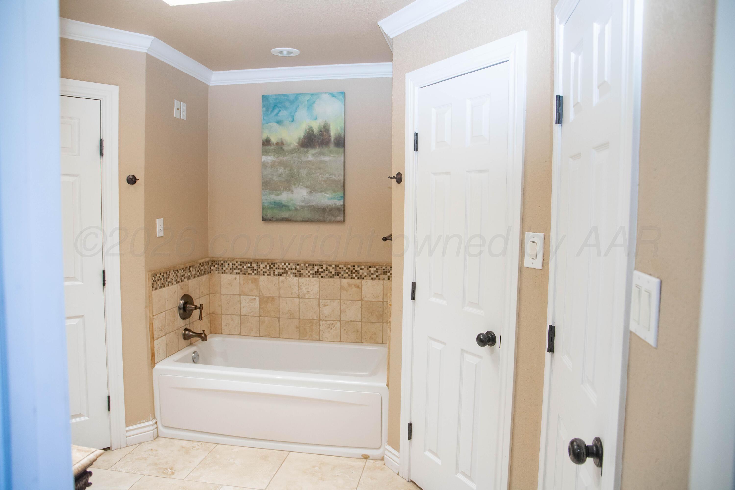 107 Pinehurst Street Borger, TX 79007 - Photo 19 of 33 IMG_7916