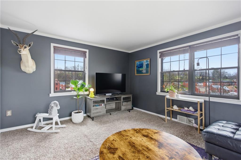 4143 Highgrove Road Pittsburgh, PA 15236 - Photo 14 of 43 Gallery Image 14