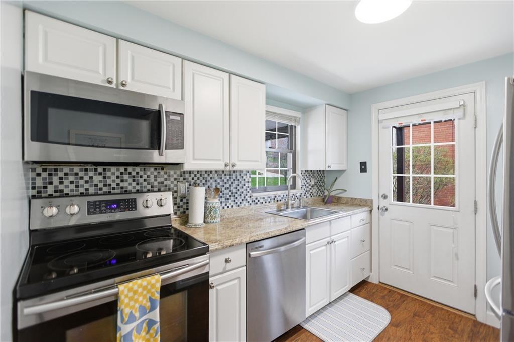 4143 Highgrove Road Pittsburgh, PA 15236 - Photo 10 of 43 Gallery Image 10
