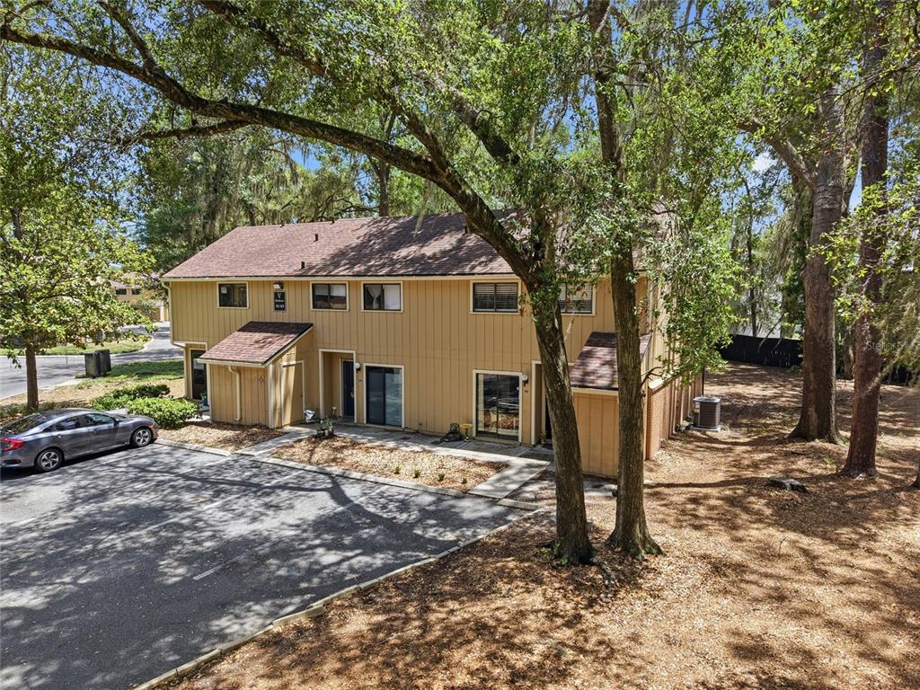 507 Northwest 39th Road, Unit 301 Gainesville, FL 32607 - Photo 4 of 34