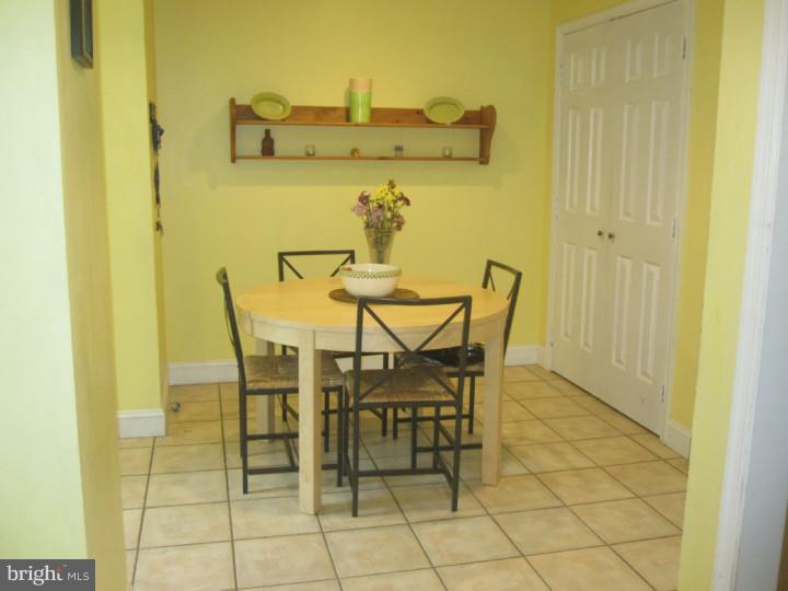 37 White Oak Road Springfield, PA 19064 - Photo 5 of 15 Kitchen
