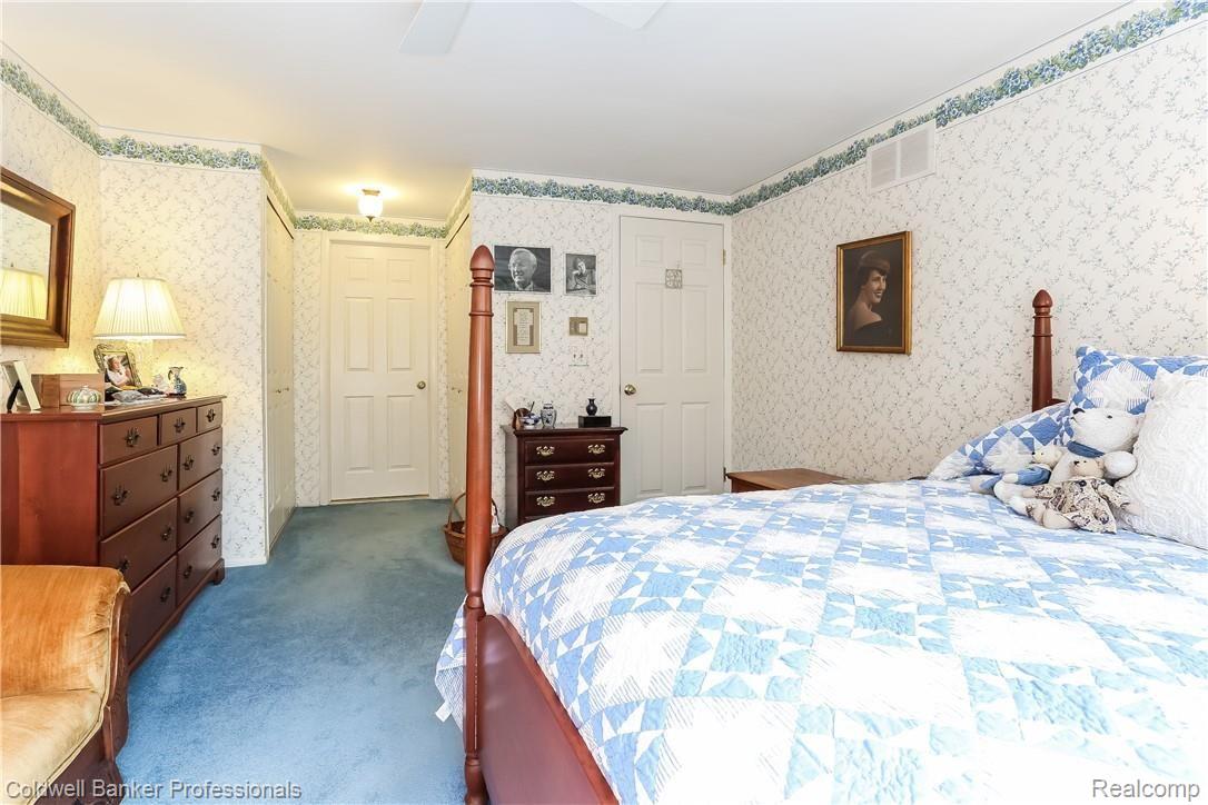1483 Carriage Lane, Unit 17 Rochester, MI 48306 - Photo 15 of 28 Master Bedroom