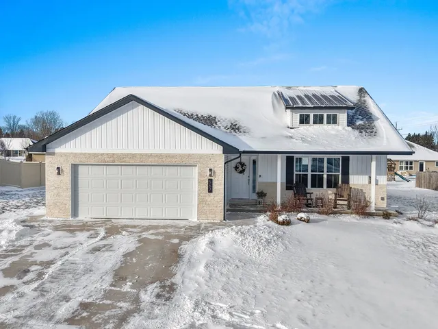 $369,900 | 567 Eagle Drive, Oconto Falls, WI 54154