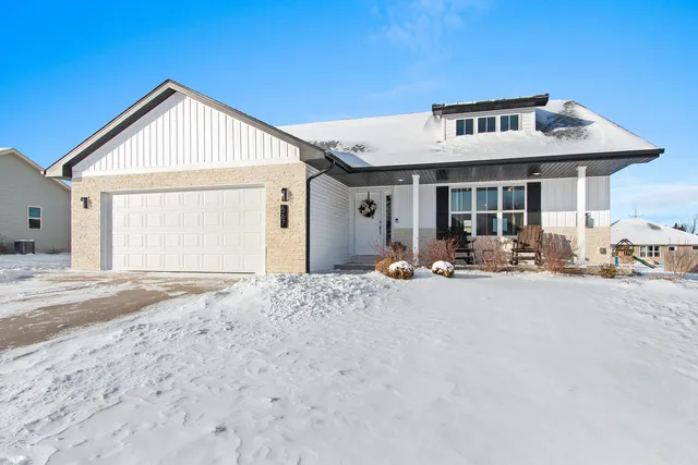 $369,900 | 567 Eagle Drive, Oconto Falls, WI 54154