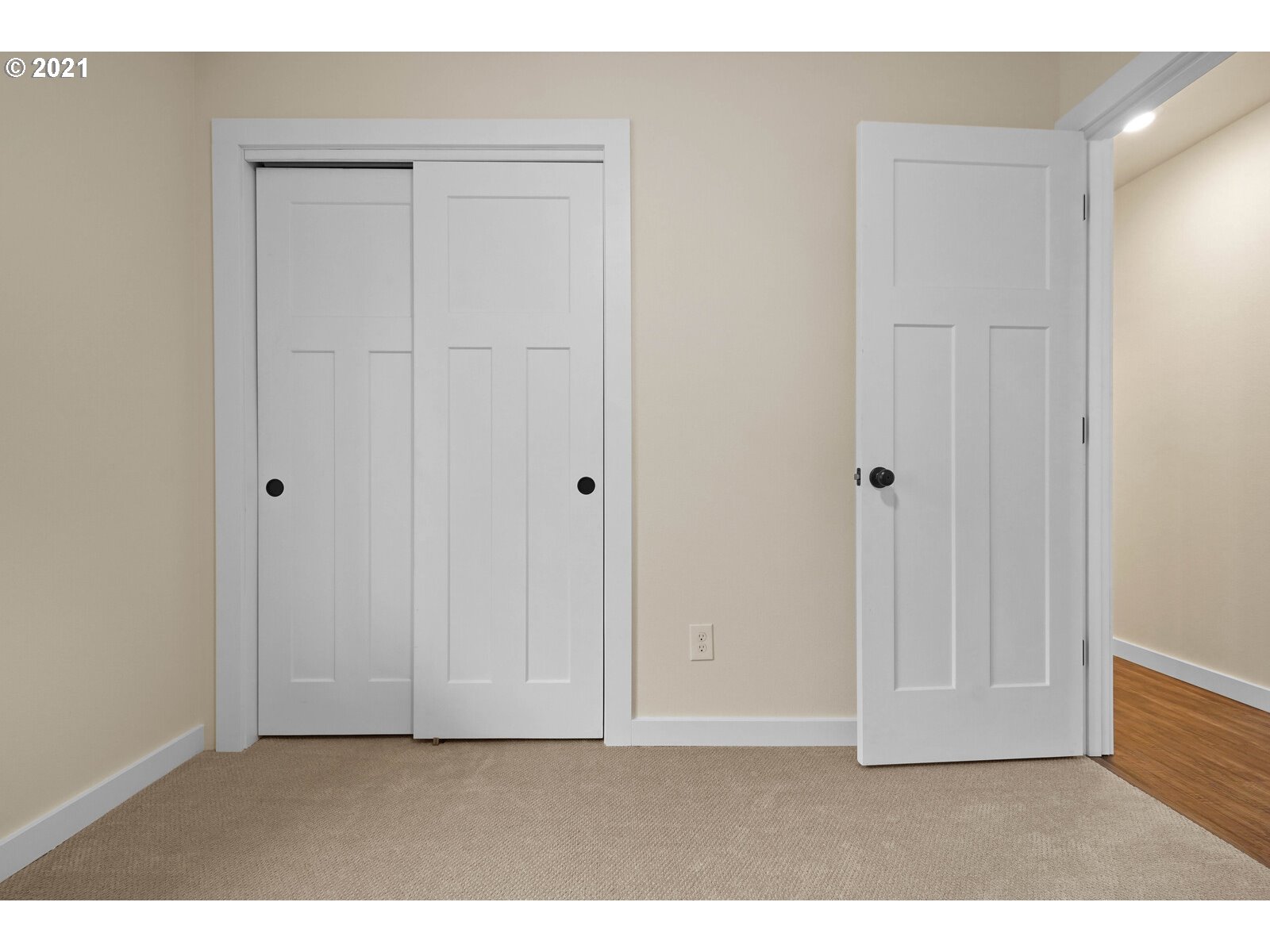 195 Mize Road Southeast Salem, OR 97302 - Photo 11 of 12 a view of an empty room