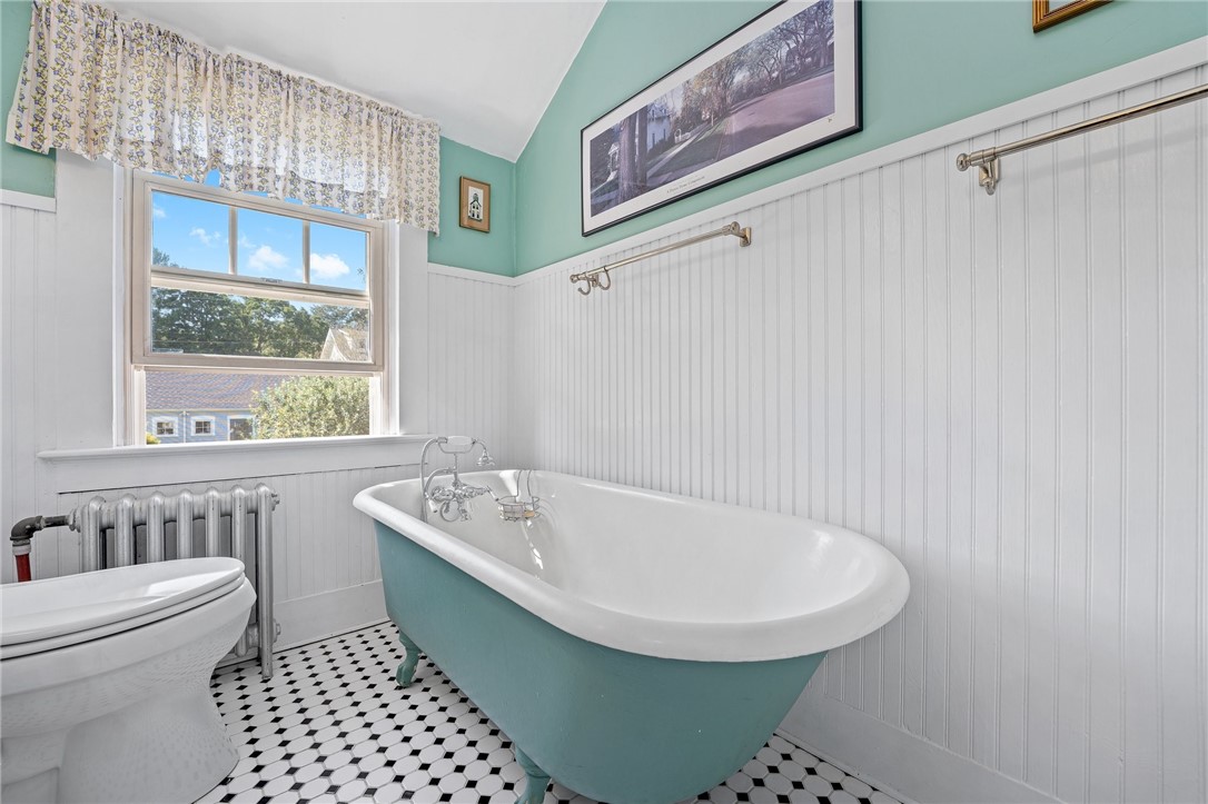 33 Standish Road Jamestown, RI 02835 - Photo 23 of 41 Gallery Image 23