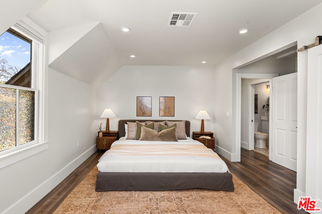 326 West 10th Street Long Beach, CA 90813 - Photo 13 of 32