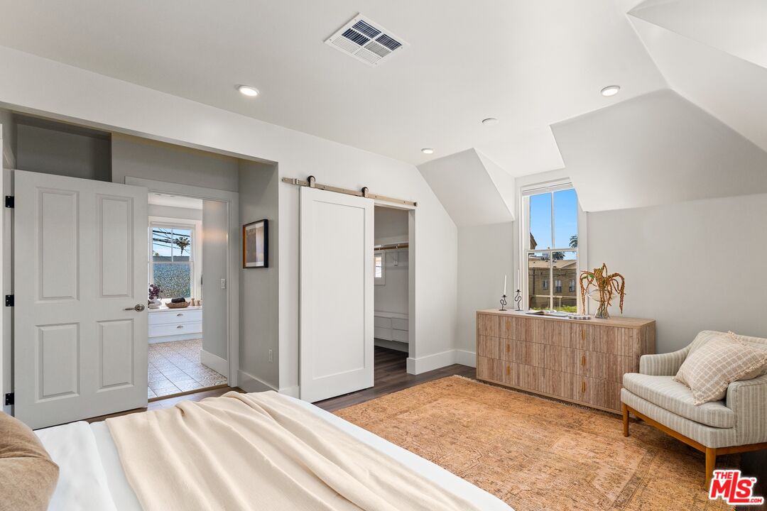 326 West 10th Street Long Beach, CA 90813 - Photo 15 of 32
