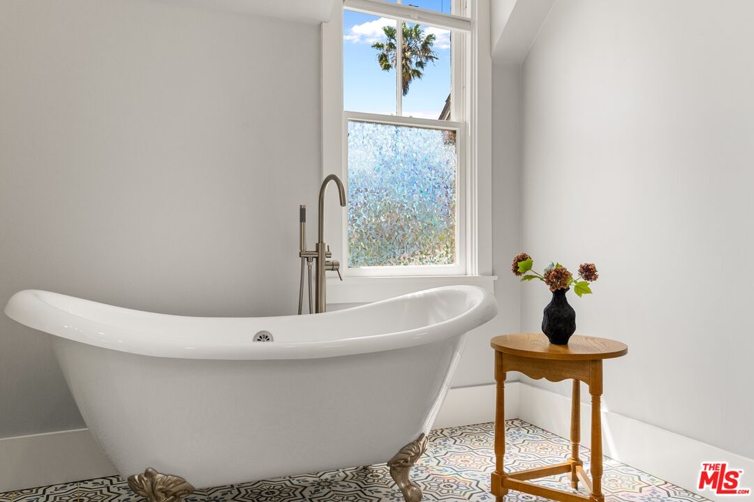 326 West 10th Street Long Beach, CA 90813 - Photo 17 of 32