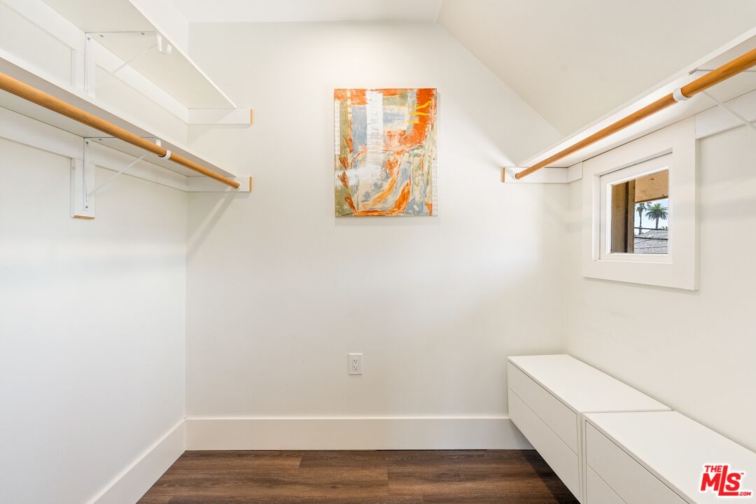 326 West 10th Street Long Beach, CA 90813 - Photo 18 of 32